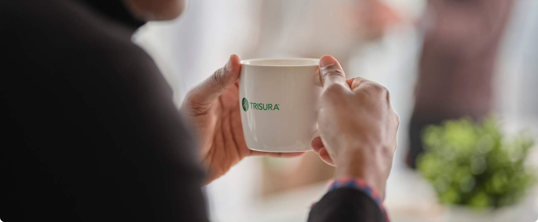 Man holding a coffee mug